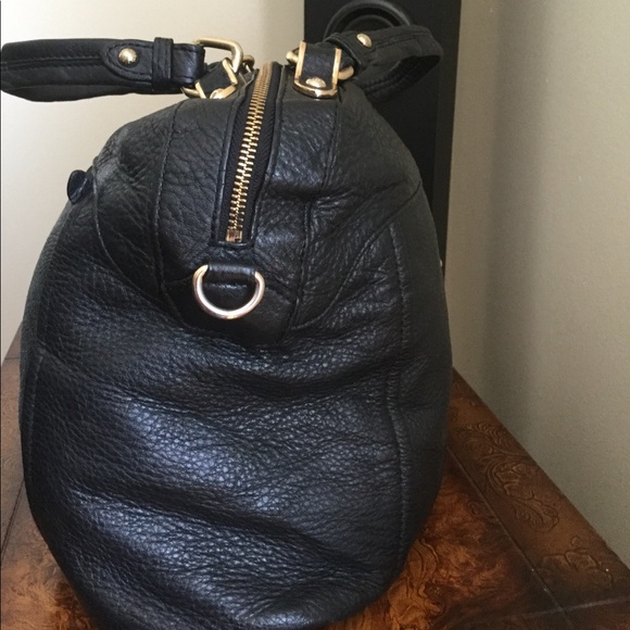 Cute and spacious soft genuine leather bag - Picture 2 of 8